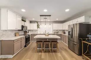 107 S Catalina St, Gilbert, AZ 85233 - Photo 14