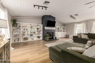 107 S Catalina Street, Gilbert, AZ 85233 - Photo 10