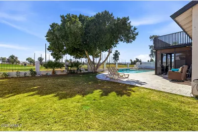 8711 W Sierra Vista Drive, Glendale, AZ 85305 - Photo 8