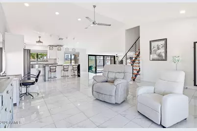 8711 W Sierra Vista Drive, Glendale, AZ 85305 - Photo 2