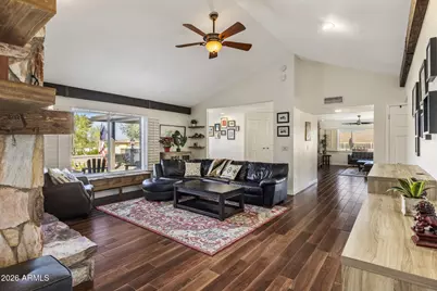 221 W Sweetwater Avenue, Phoenix, AZ 85029 - Photo 8