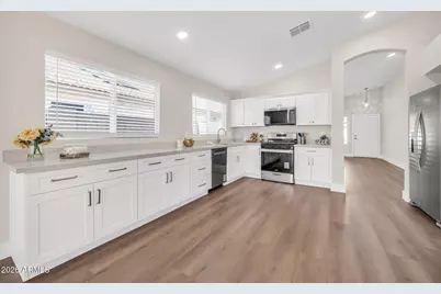 8539 W Paradise Drive, Peoria, AZ 85345 - Photo 2