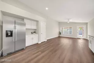 8539 W Paradise Dr, Peoria, AZ 85345 - Photo 12