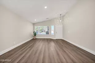 8539 W Paradise Dr, Peoria, AZ 85345 - Photo 8