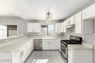 7355 W Eva St, Peoria, AZ 85345 - Photo 14