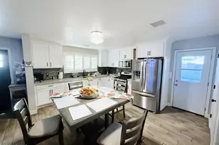 737 S 1st St, Phoenix, AZ 85004 - Photo 2