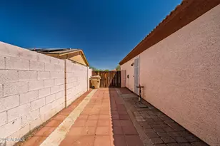 9069 W Raven Dr, Arizona City, AZ 85123 - Photo 4