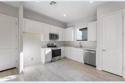 24884 N 170th Drive, Surprise, AZ 85387 - Photo 6