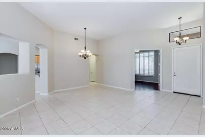 5235 E Herrera Drive, Phoenix, AZ 85054 - Photo 4