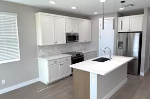 1011 E Pasadena Ave, Phoenix, AZ 85014 - Photo 1