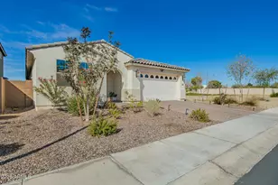 5442 N 90th Dr, Glendale, AZ 85305 - Photo 2