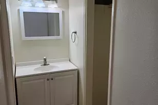 1330 E Highland Ave, Phoenix, AZ 85014 - Photo 10