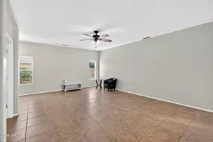 697 W Oak Tree Ln, San Tan Valley, AZ 85143 - Photo 8