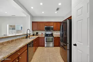 697 W Oak Tree Ln, San Tan Valley, AZ 85143 - Photo 10