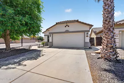 697 W Oak Tree Lane, San Tan Valley, AZ 85143 - Photo 2