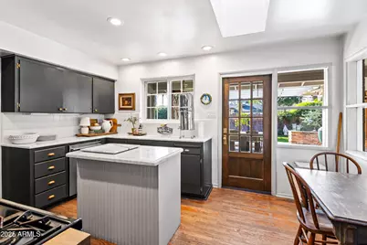 4631 E Pinchot Avenue, Phoenix, AZ 85018 - Photo 10