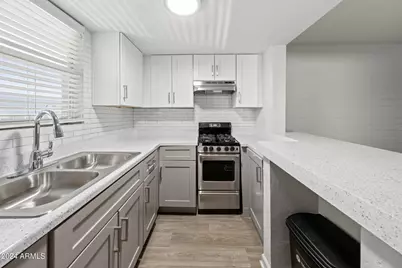 1601 W Camelback Road #E10AE, Phoenix, AZ 85015 - Photo 6