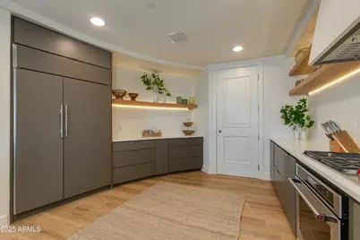 2211 E Camelback Road #402, Phoenix, AZ 85016 - Photo 8