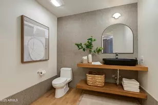 2211 E Camelback Rd, Phoenix, AZ 85016 - Photo 16