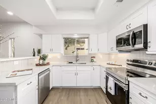 8829 S 51st St, Phoenix, AZ 85044 - Photo 1