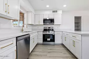 2314 N 71st Dr, Phoenix, AZ 85035 - Photo 10