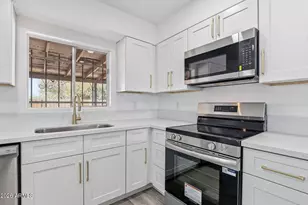 2314 N 71st Dr, Phoenix, AZ 85035 - Photo 12