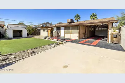 823 E Ironwood Drive, Phoenix, AZ 85020 - Photo 2