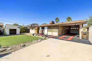 823 E Ironwood Dr, Phoenix, AZ 85020 - Photo 2