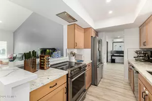 3318 E Taro Ln, Phoenix, AZ 85050 - Photo 12