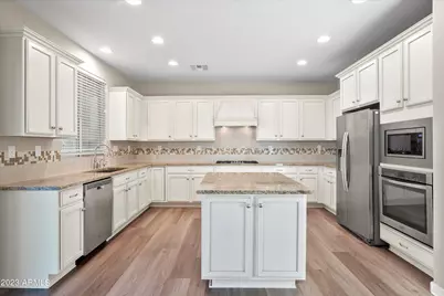 3842 E Cat Balue Drive, Phoenix, AZ 85050 - Photo 2