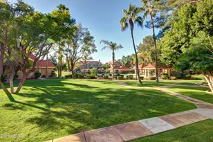 1633 E Lakeside Dr, Gilbert, AZ 85234 - Photo 34