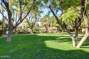 1633 E Lakeside Dr, Gilbert, AZ 85234 - Photo 32