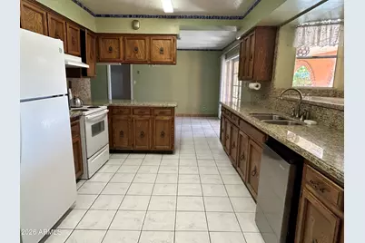 10517 W Catalina Drive, Avondale, AZ 85392 - Photo 18