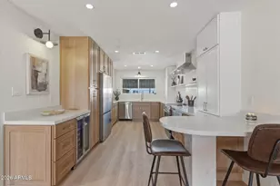 7637 E Thornwood Dr, Scottsdale, AZ 85251 - Photo 10