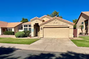 3200 S Cascade Pl, Chandler, AZ 85248 - Photo 2