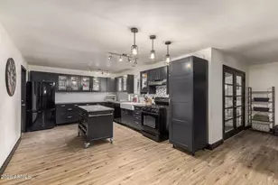 617 E Ellis Dr, Tempe, AZ 85282 - Photo 14