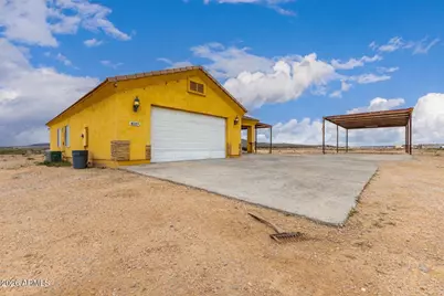 10315 S 351st Avenue, Arlington, AZ 85322 - Photo 2