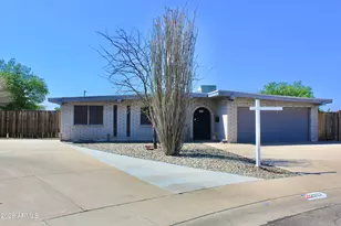 2317 W Aster Dr, Phoenix, AZ 85029 - Photo 2