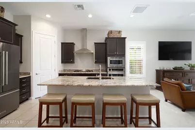 18236 N 66th Way, Phoenix, AZ 85054 - Photo 4