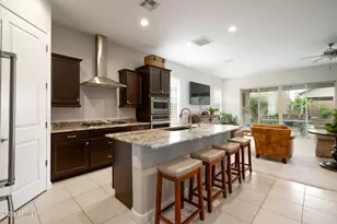 18236 N 66th Way, Phoenix, AZ 85054 - Photo 2