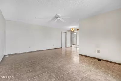 10737 W Santa Fe Drive, Sun City, AZ 85351 - Photo 4