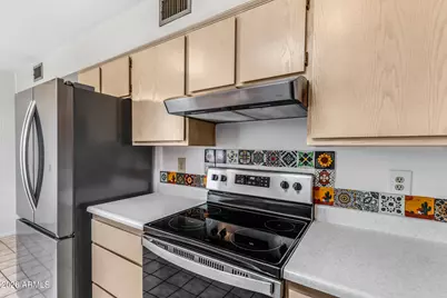 10737 W Santa Fe Drive, Sun City, AZ 85351 - Photo 10