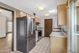 10737 W Santa Fe Dr, Sun City, AZ 85351 - Photo 8