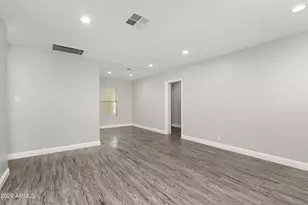 2046 N 27th Pl, Phoenix, AZ 85008 - Photo 4