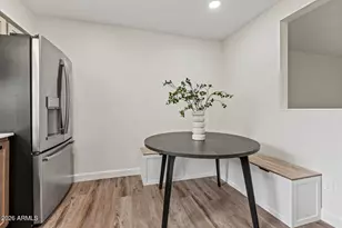 2021 E Tierra Buena Ln, Phoenix, AZ 85022 - Photo 8