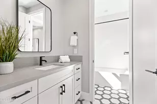 5136 N 10th Way, Phoenix, AZ 85014 - Photo 32