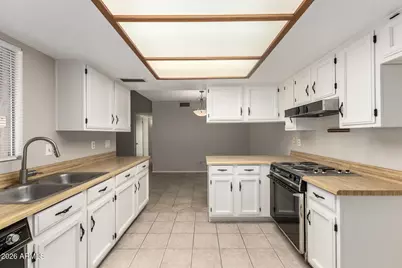 2451 W Knowles Avenue, Mesa, AZ 85202 - Photo 12