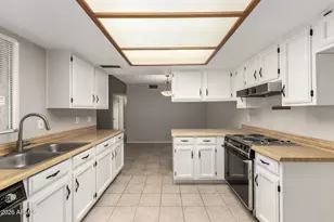 2451 W Knowles Ave, Mesa, AZ 85202 - Photo 12