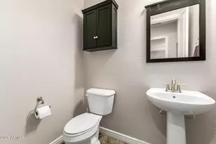 2052 S Navajo Ct, Chandler, AZ 85286 - Photo 8