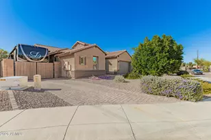 2052 S Navajo Ct, Chandler, AZ 85286 - Photo 2
